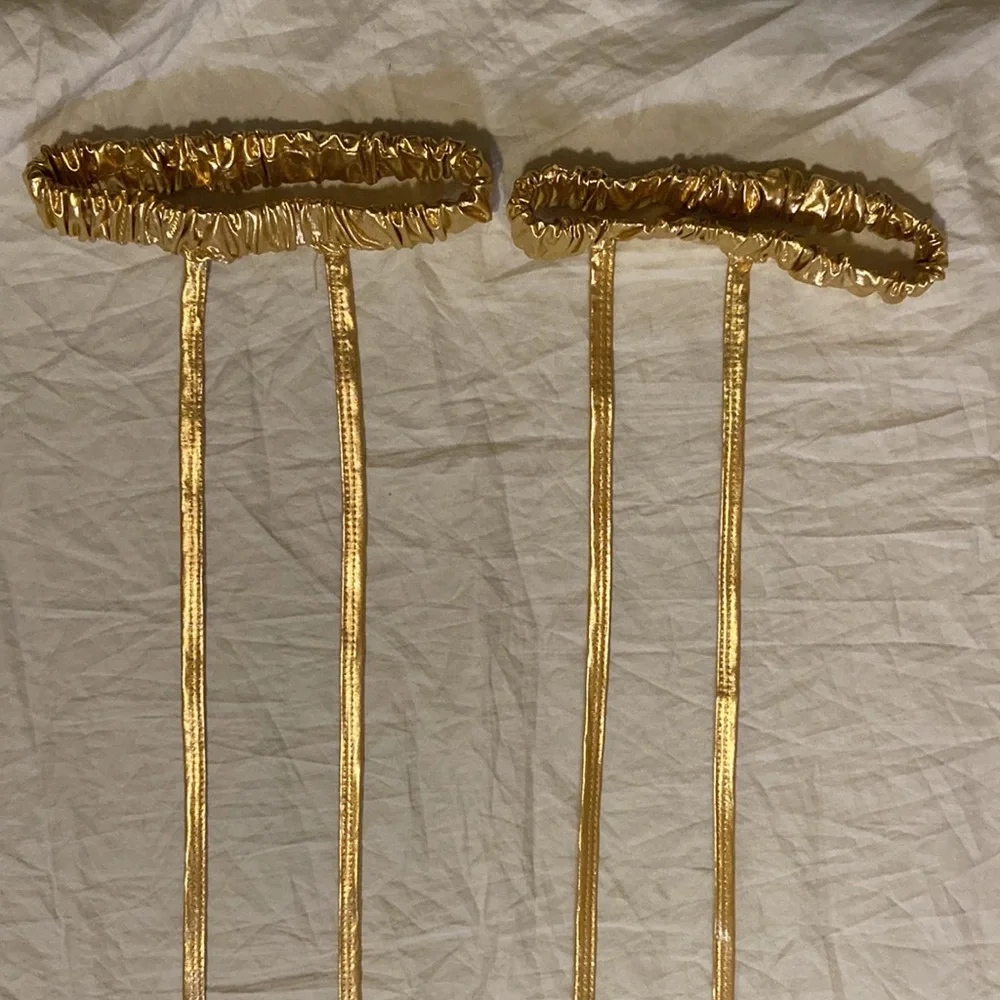 Spirit Halloween shiny gold metallic Halloween leg wraps. One size. Like new - Picture 5 of 13